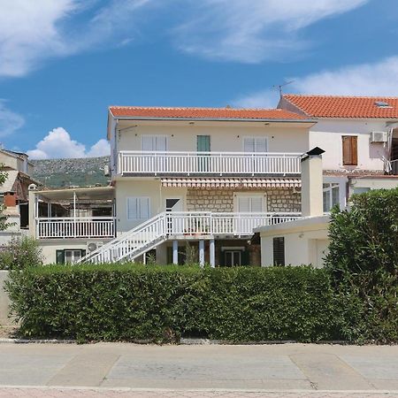 2 Bedroom Stunning Apartment In Kastel Kambelovac Kastela Dış mekan fotoğraf