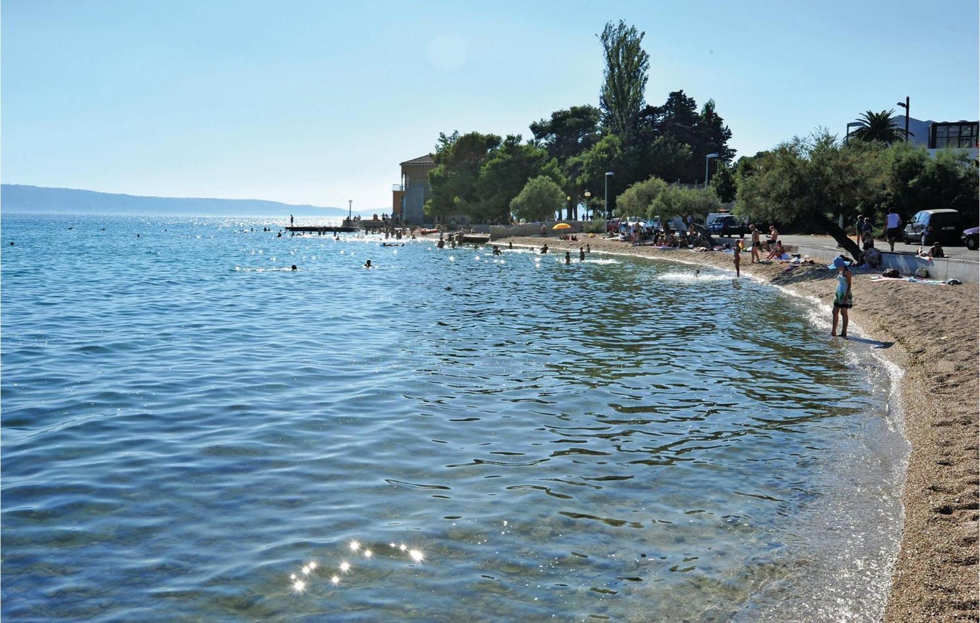 2 Bedroom Stunning Apartment In Kastel Kambelovac Kastela Dış mekan fotoğraf