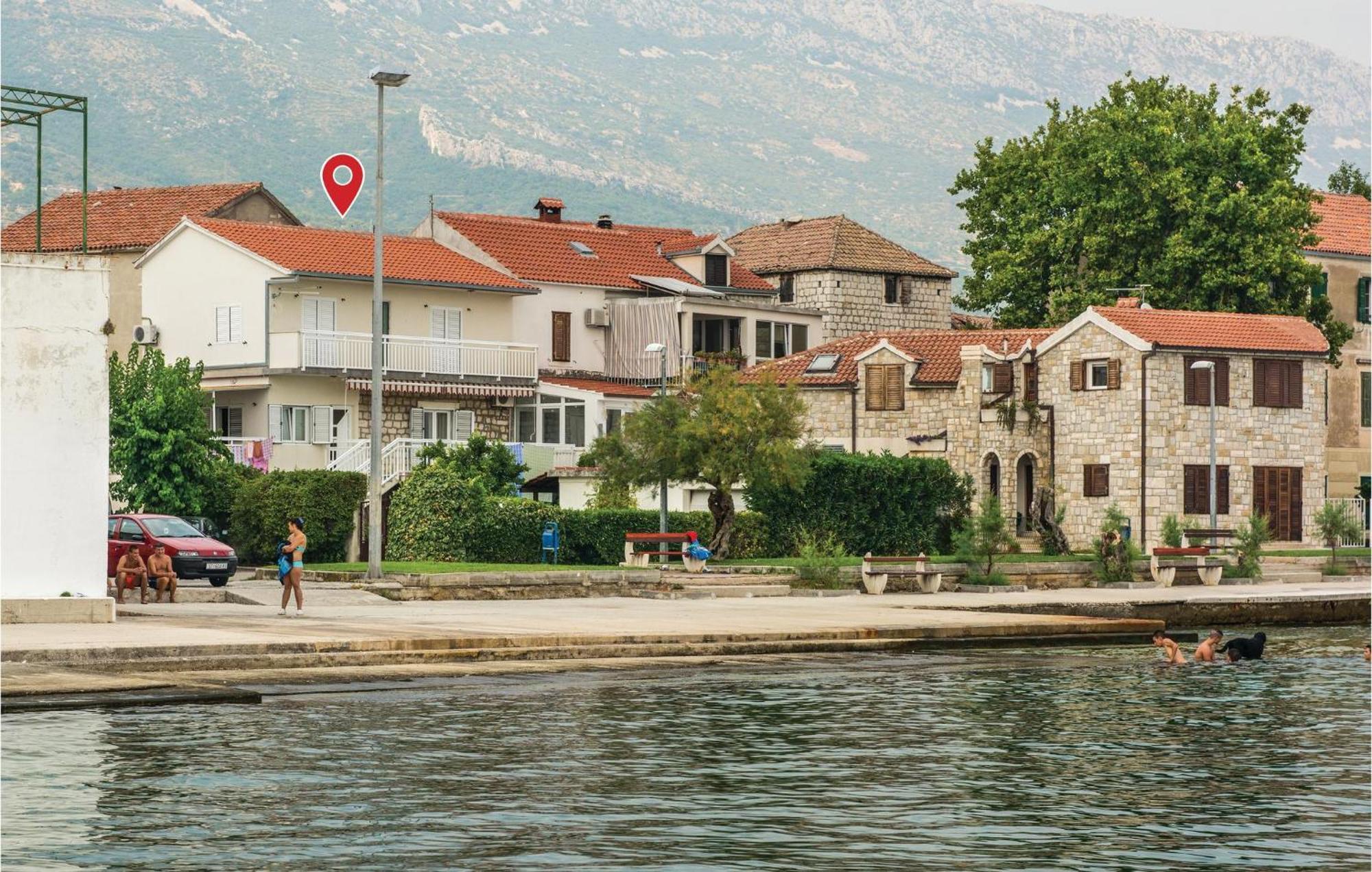 2 Bedroom Stunning Apartment In Kastel Kambelovac Kastela Dış mekan fotoğraf